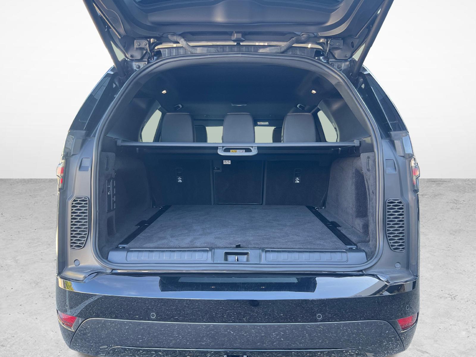 LAND ROVER Discovery 3.0 D I6 300 R-Dynamic S-image-11