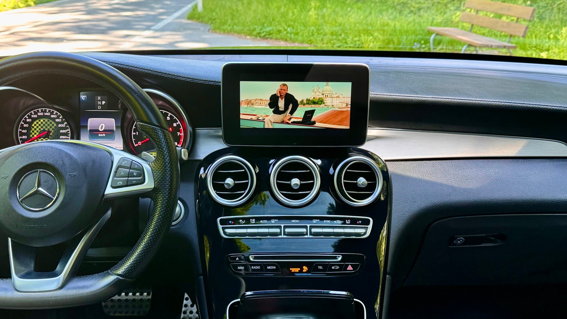 MERCEDES-BENZ GLC 43 AMG 4m-image-4