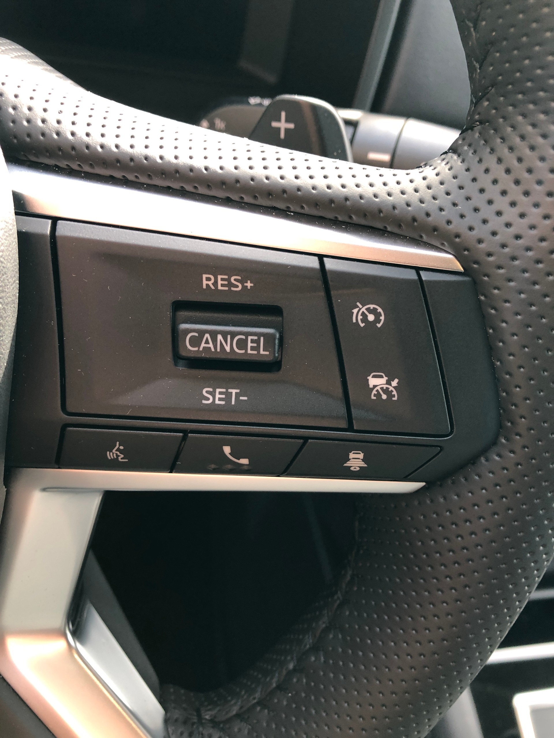 MITSUBISHI Outlander 2.4 PHEV Invite 4WD Automatic-image-10