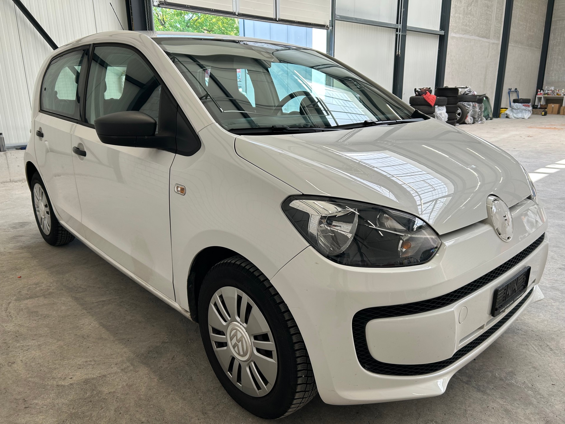 VW Up 1.0 BMT white up-image-2