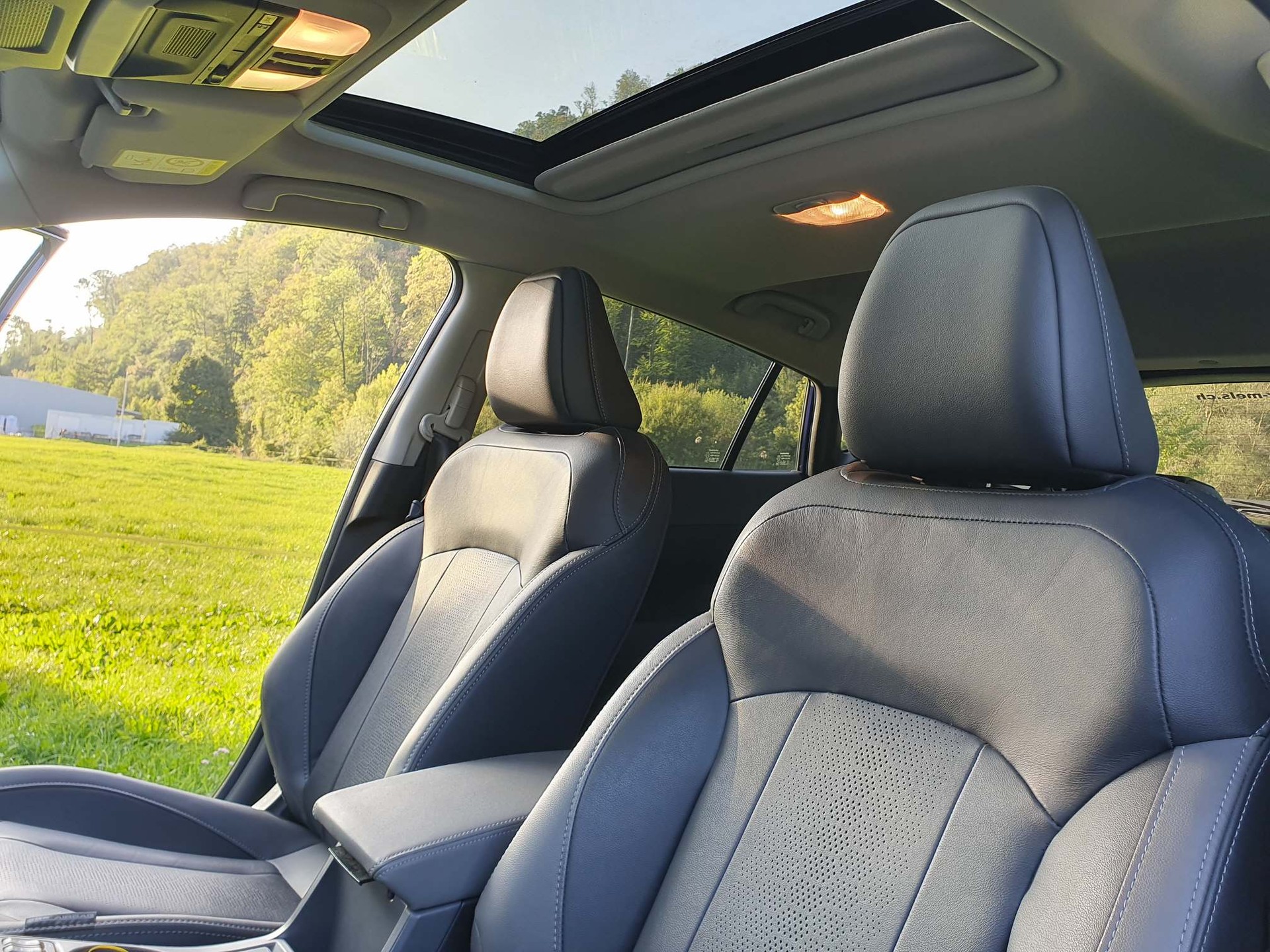 SUBARU Crosstrek 2.0i e-Boxer Luxury-image-13