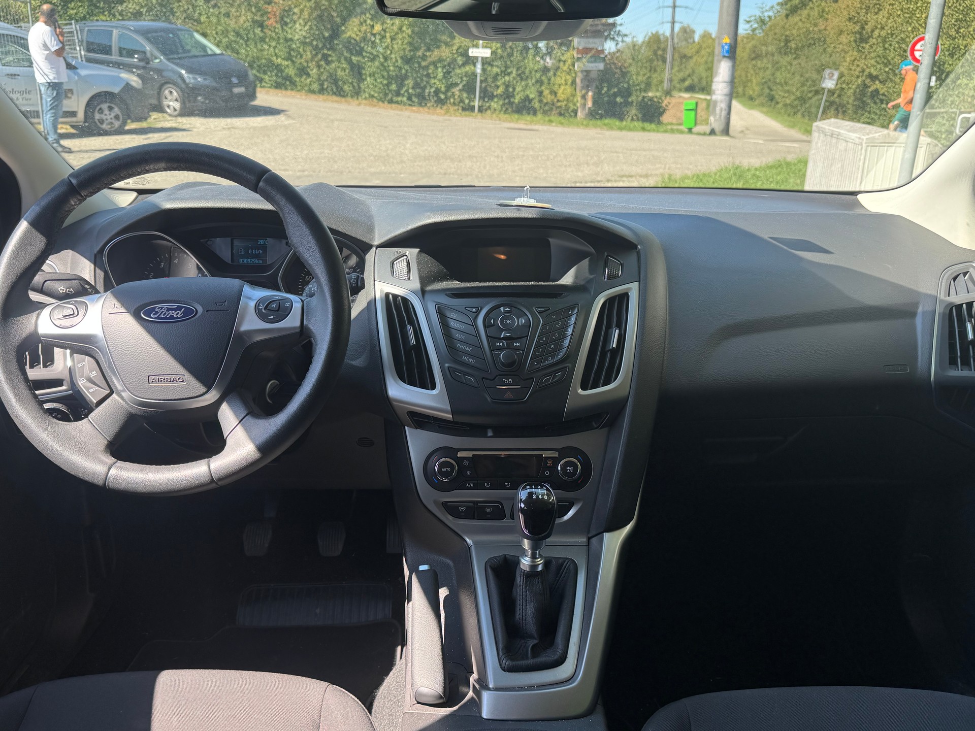 FORD Focus 1.0 SCTi-image-8