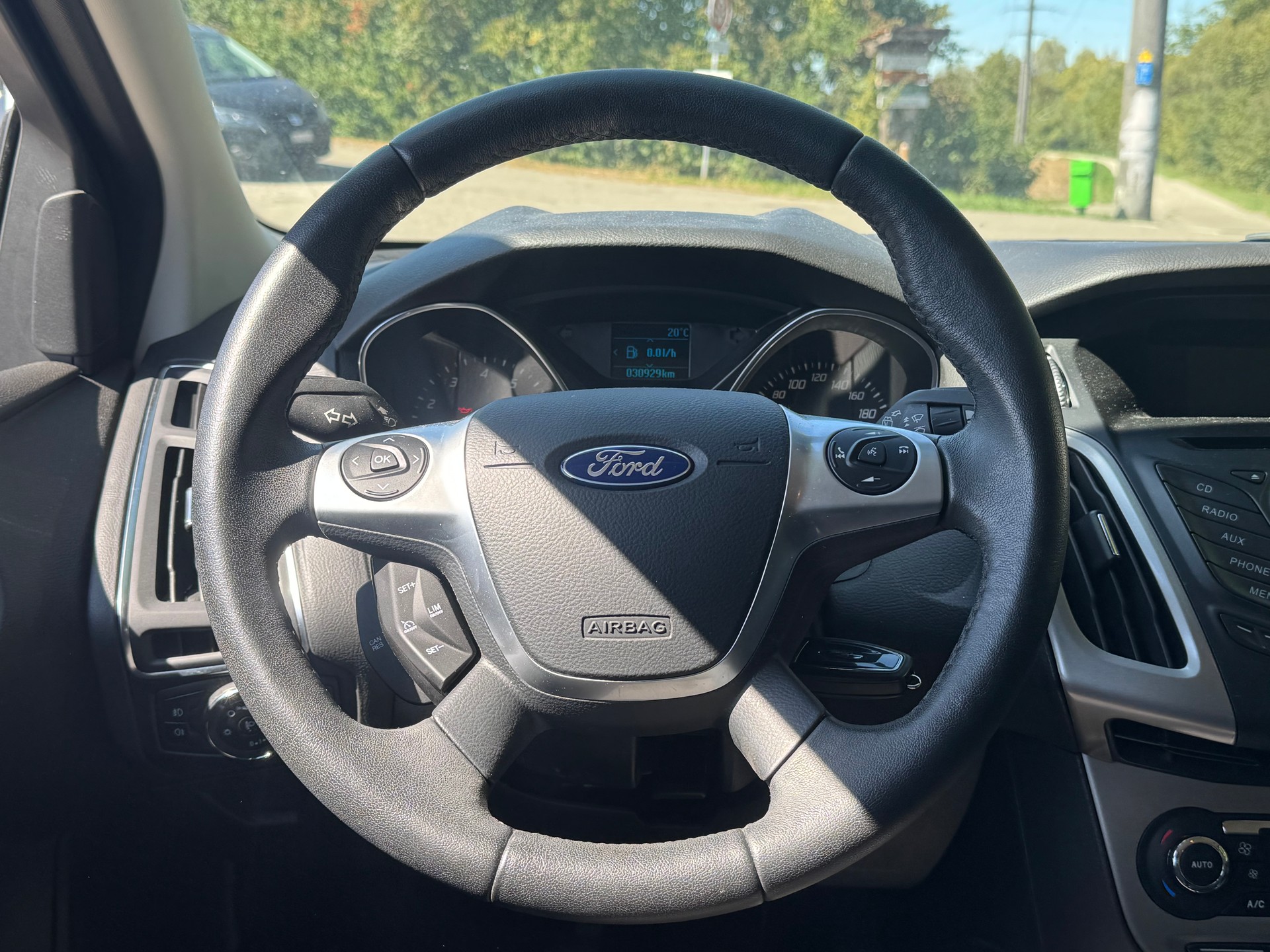 FORD Focus 1.0 SCTi-image-10