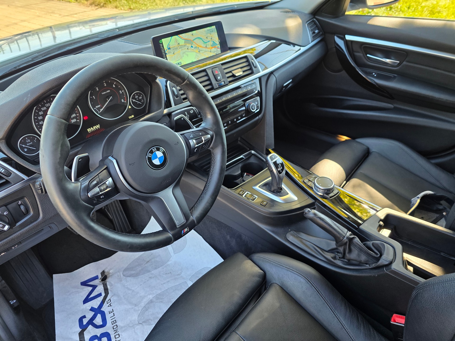 BMW 320d xDrive Touring Sport Line Steptronic-image-10