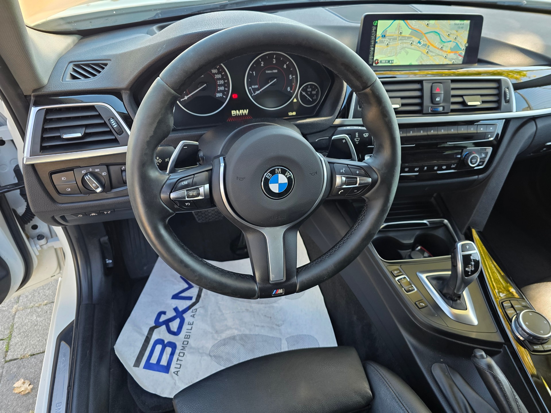 BMW 320d xDrive Touring Sport Line Steptronic-image-11