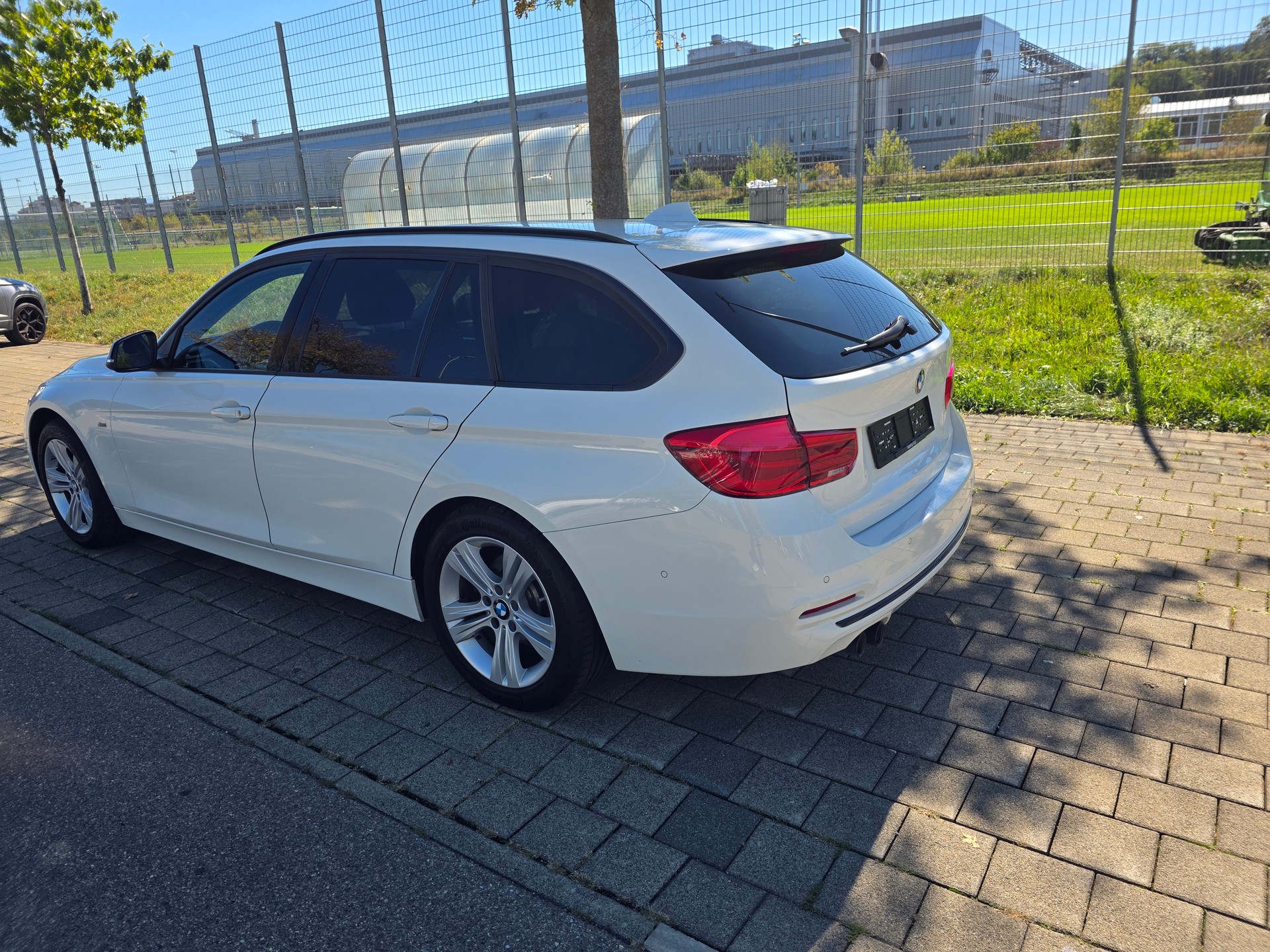 BMW 320d xDrive Touring Sport Line Steptronic-image-6