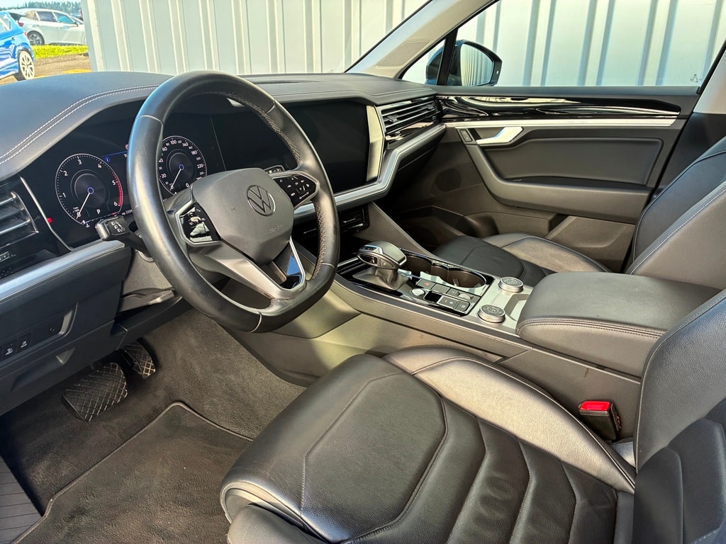 VW Touareg 3.0 TDI Elegance Tiptronic-image-6