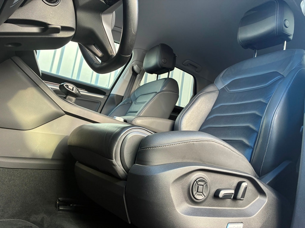 VW Touareg 3.0 TDI Elegance Tiptronic-image-13