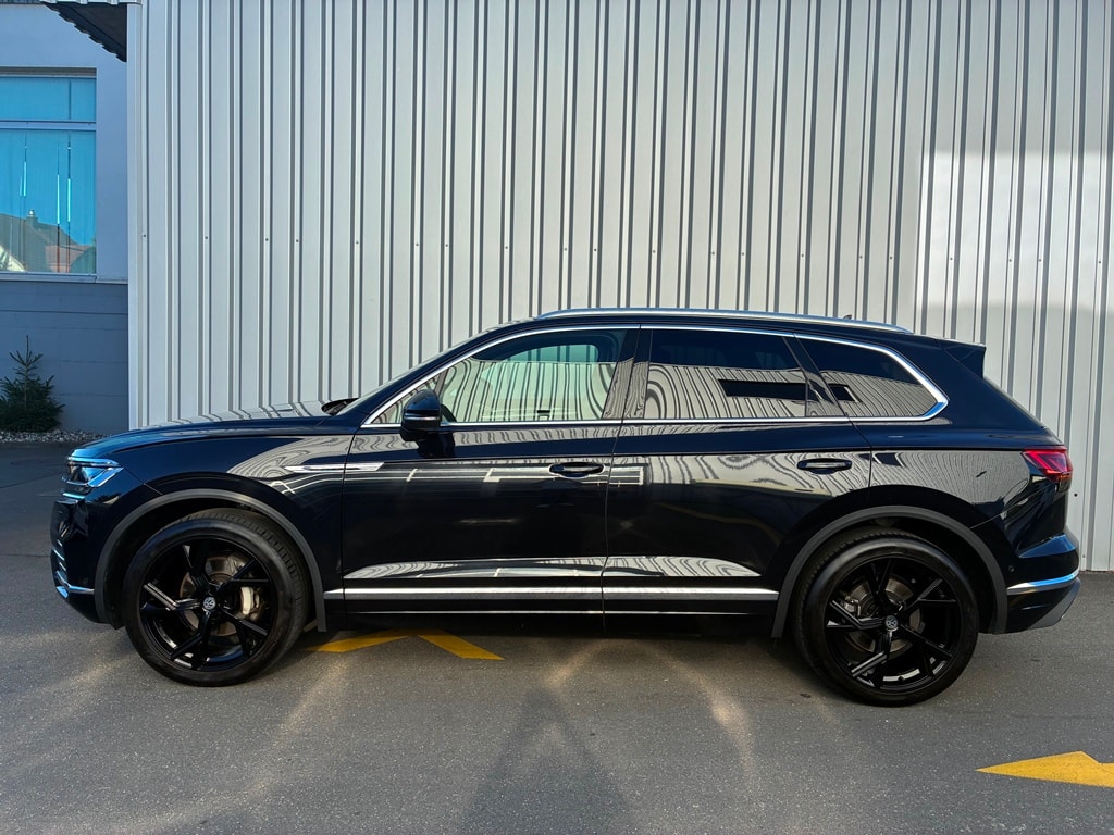 VW Touareg 3.0 TDI Elegance Tiptronic-image-2