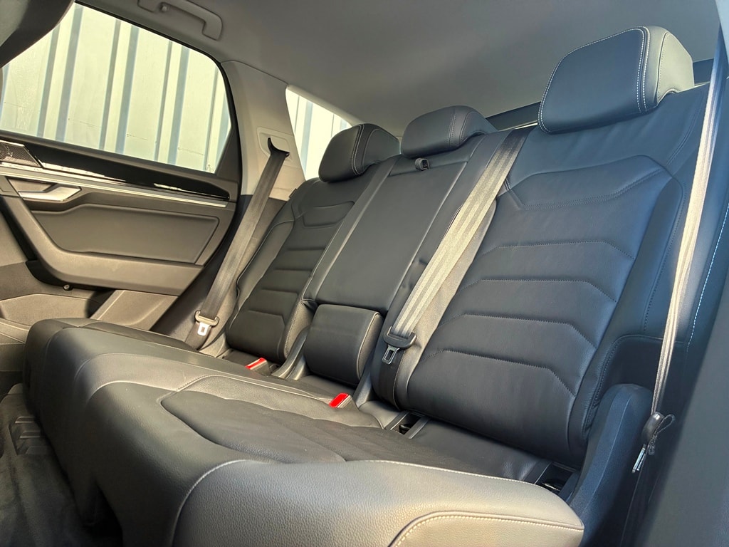 VW Touareg 3.0 TDI Elegance Tiptronic-image-14