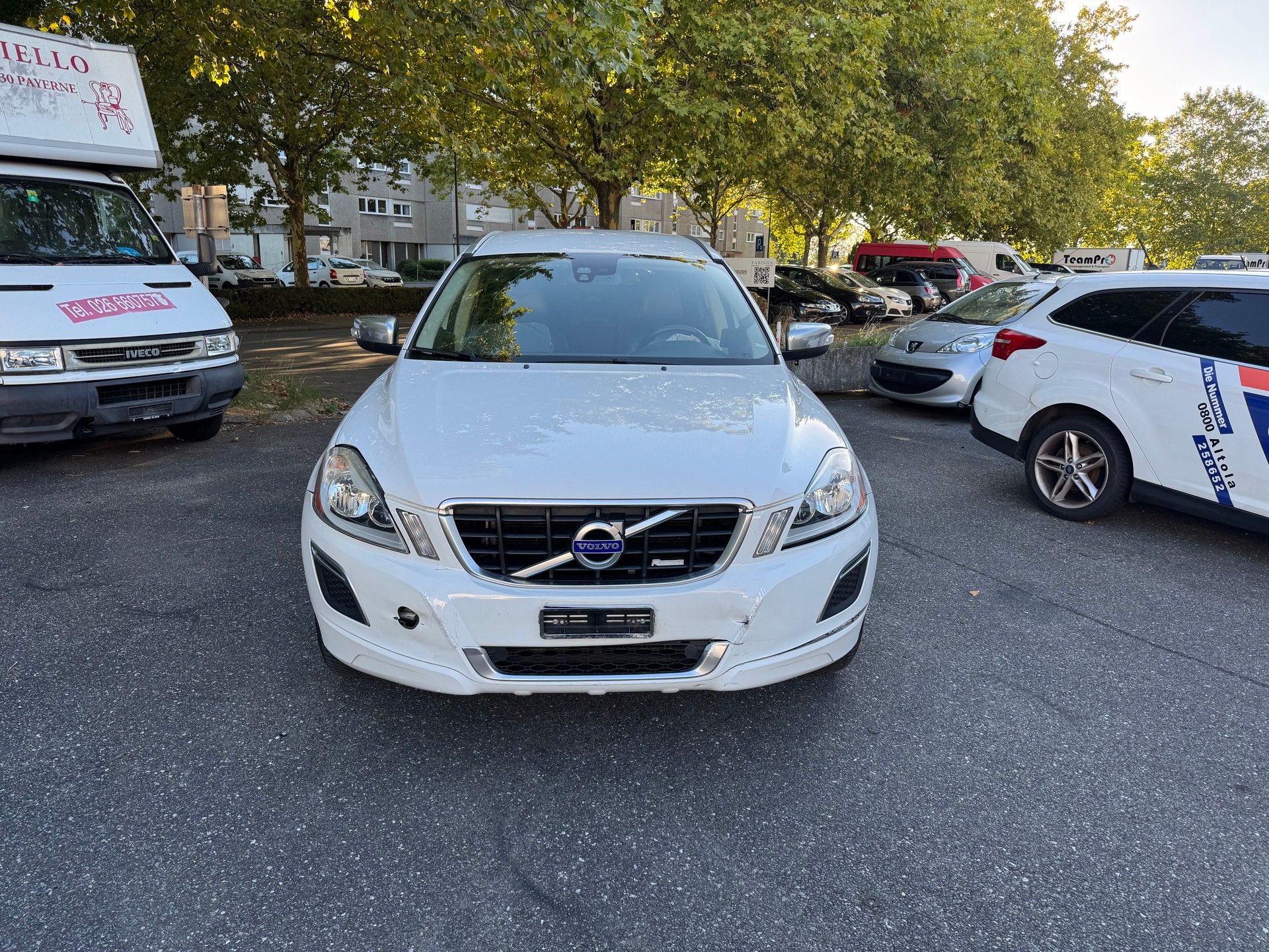 VOLVO XC60 D3 AWD R-Design Geartronic-image-2