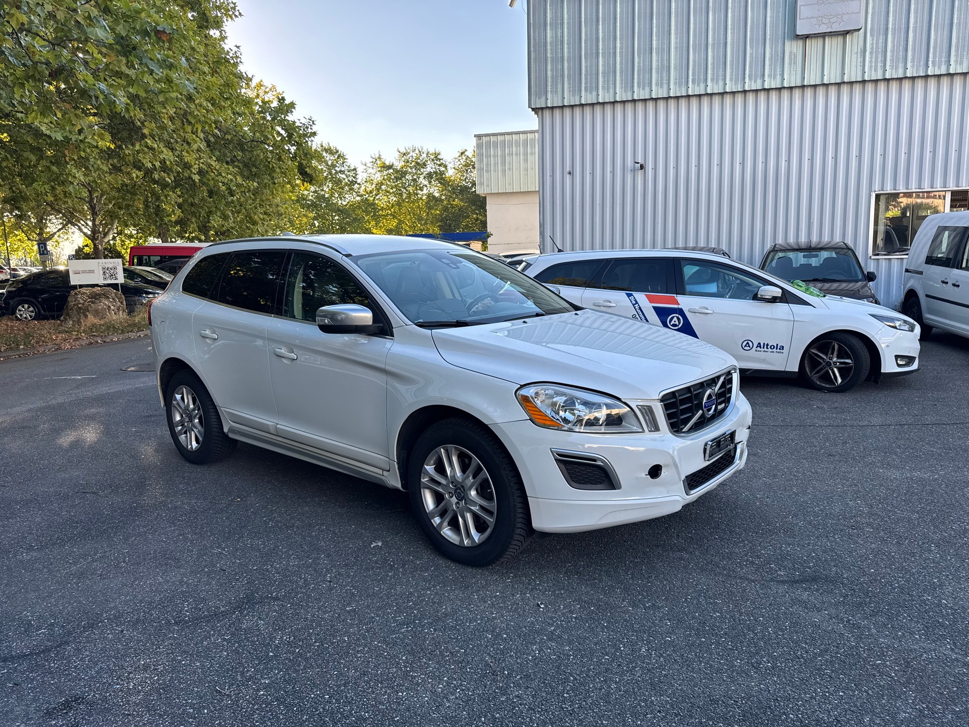 VOLVO XC60 D3 AWD R-Design Geartronic-image-6