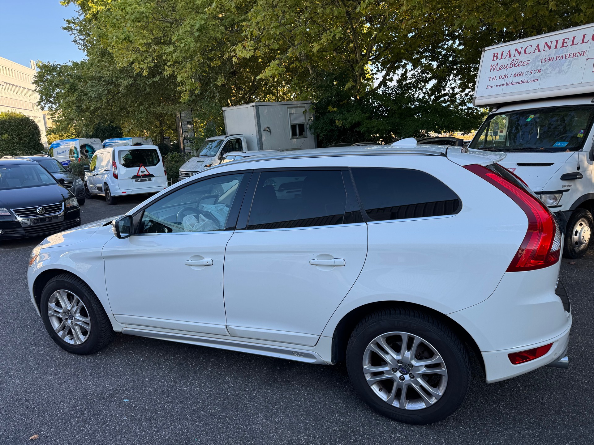 VOLVO XC60 D3 AWD R-Design Geartronic-image-4