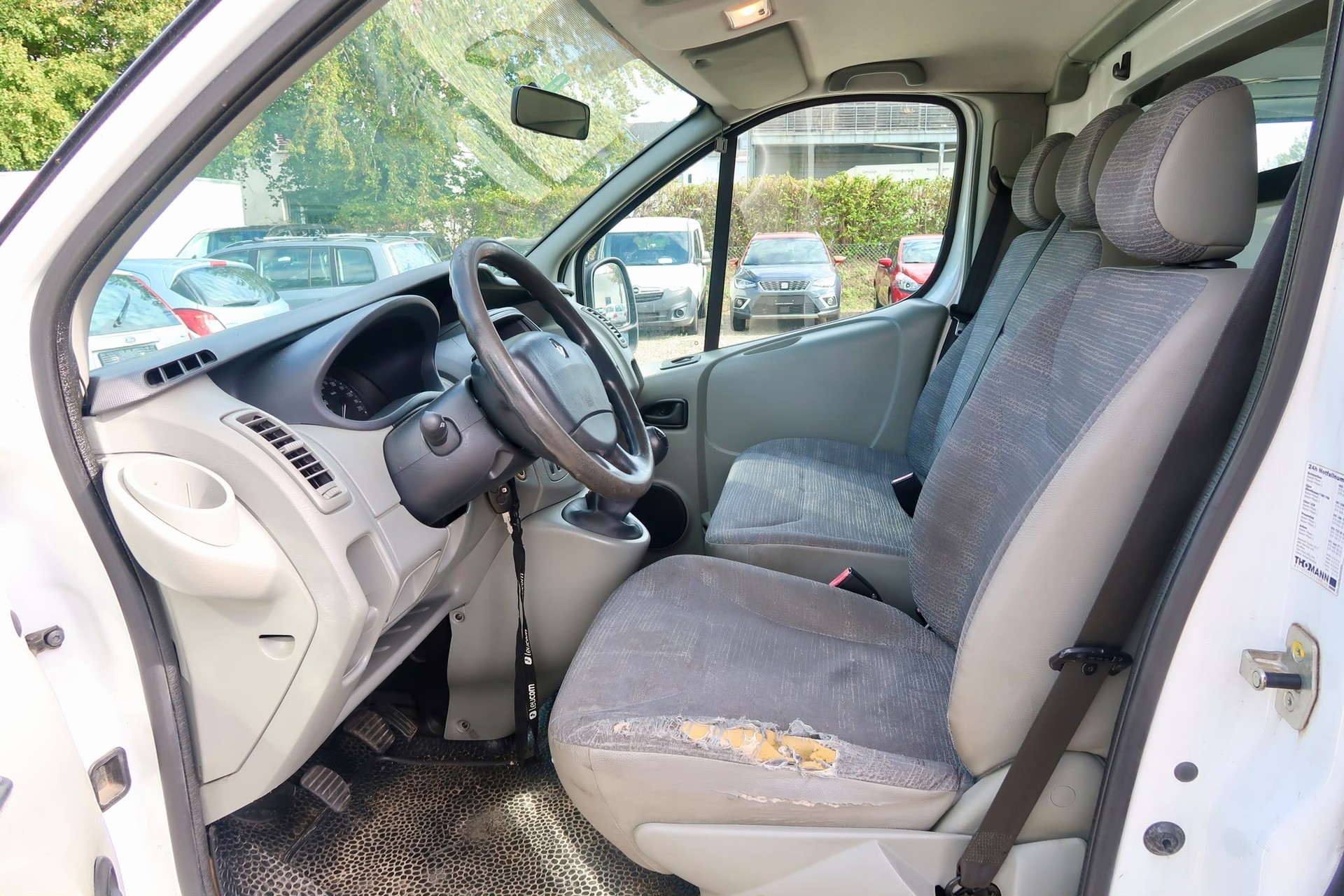 RENAULT Trafic 2.0 dCi 90 2.7t L1H1-image-4