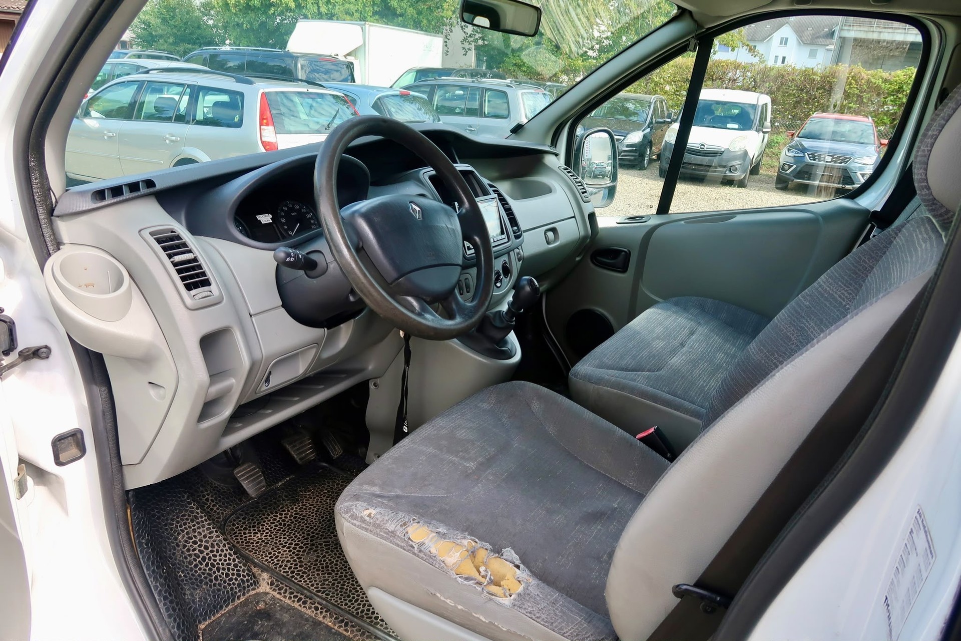 RENAULT Trafic 2.0 dCi 90 2.7t L1H1-image-7