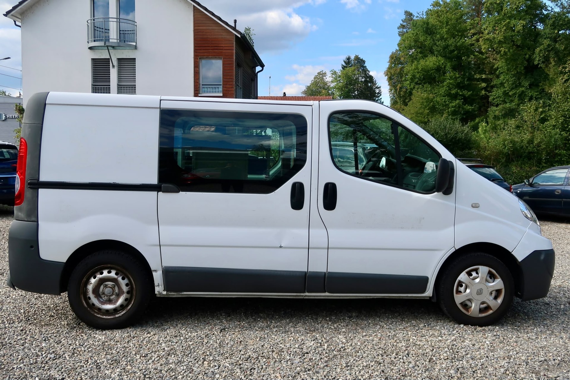 RENAULT Trafic 2.0 dCi 90 2.7t L1H1-image-2