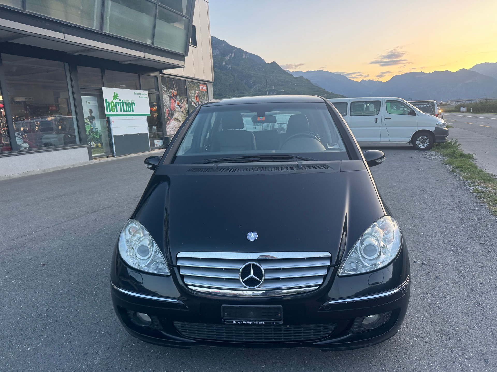 MERCEDES-BENZ A 200-image-1