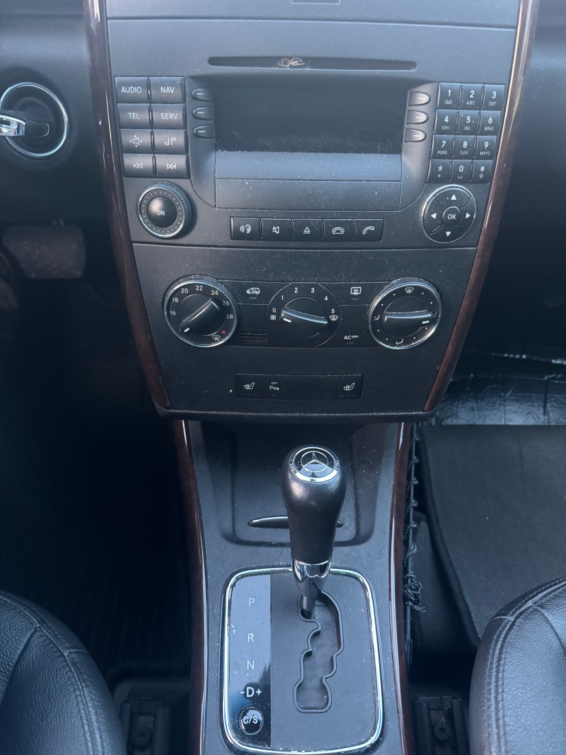 MERCEDES-BENZ A 200-image-10