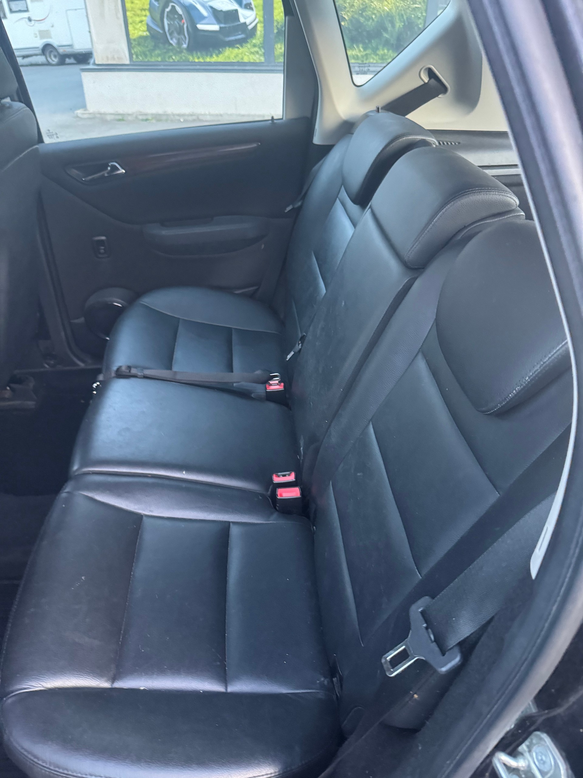 MERCEDES-BENZ A 200-image-8