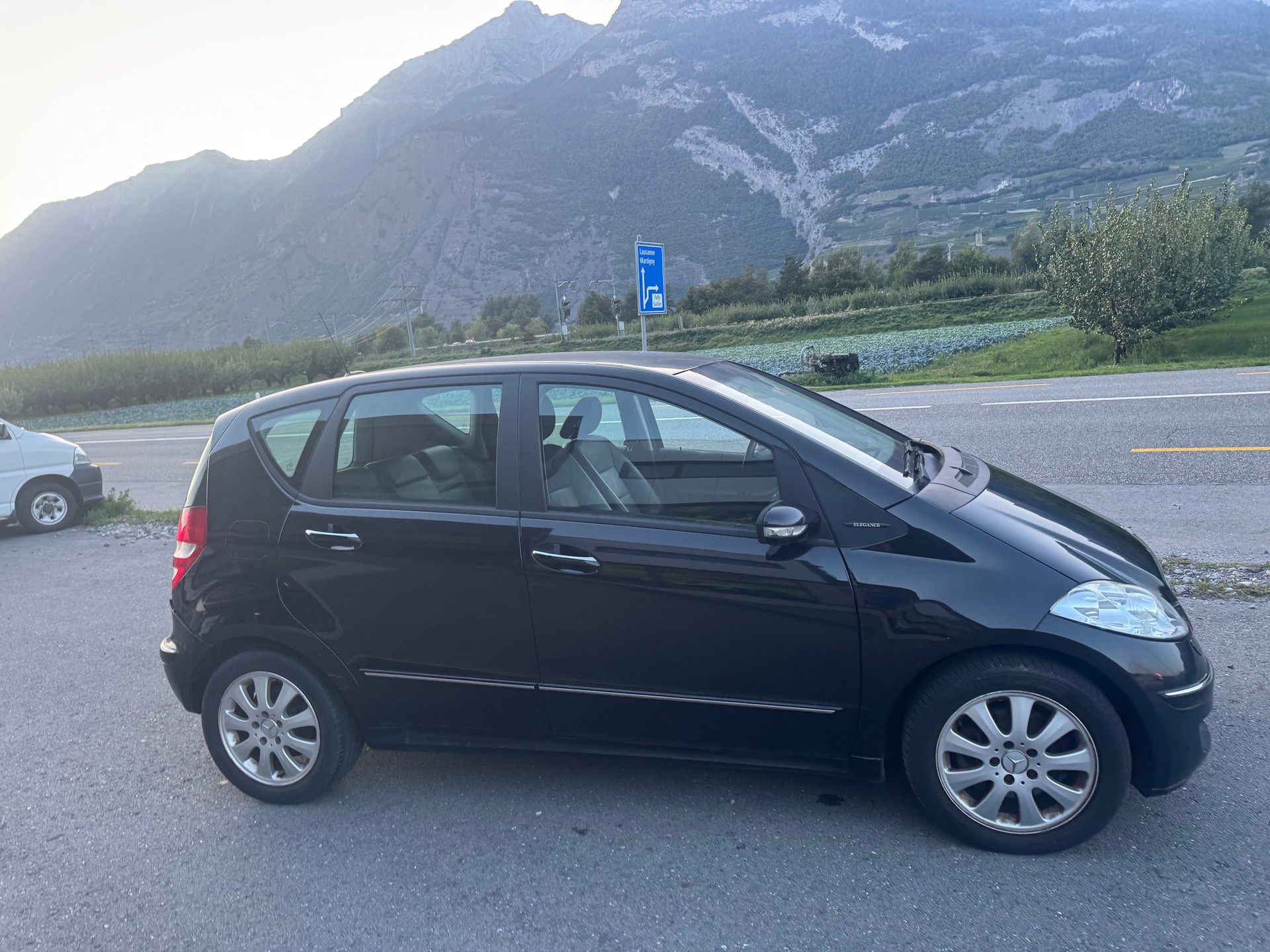 MERCEDES-BENZ A 200-image-2