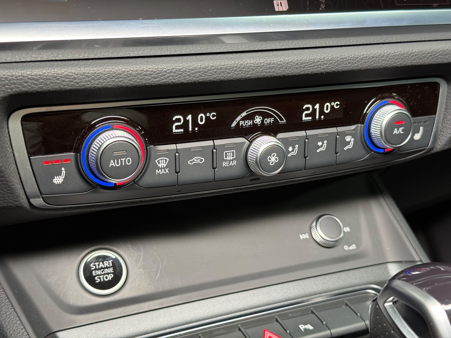 AUDI Q3 Sportback 35 TFSI S line Attraction S-tronic-image-20