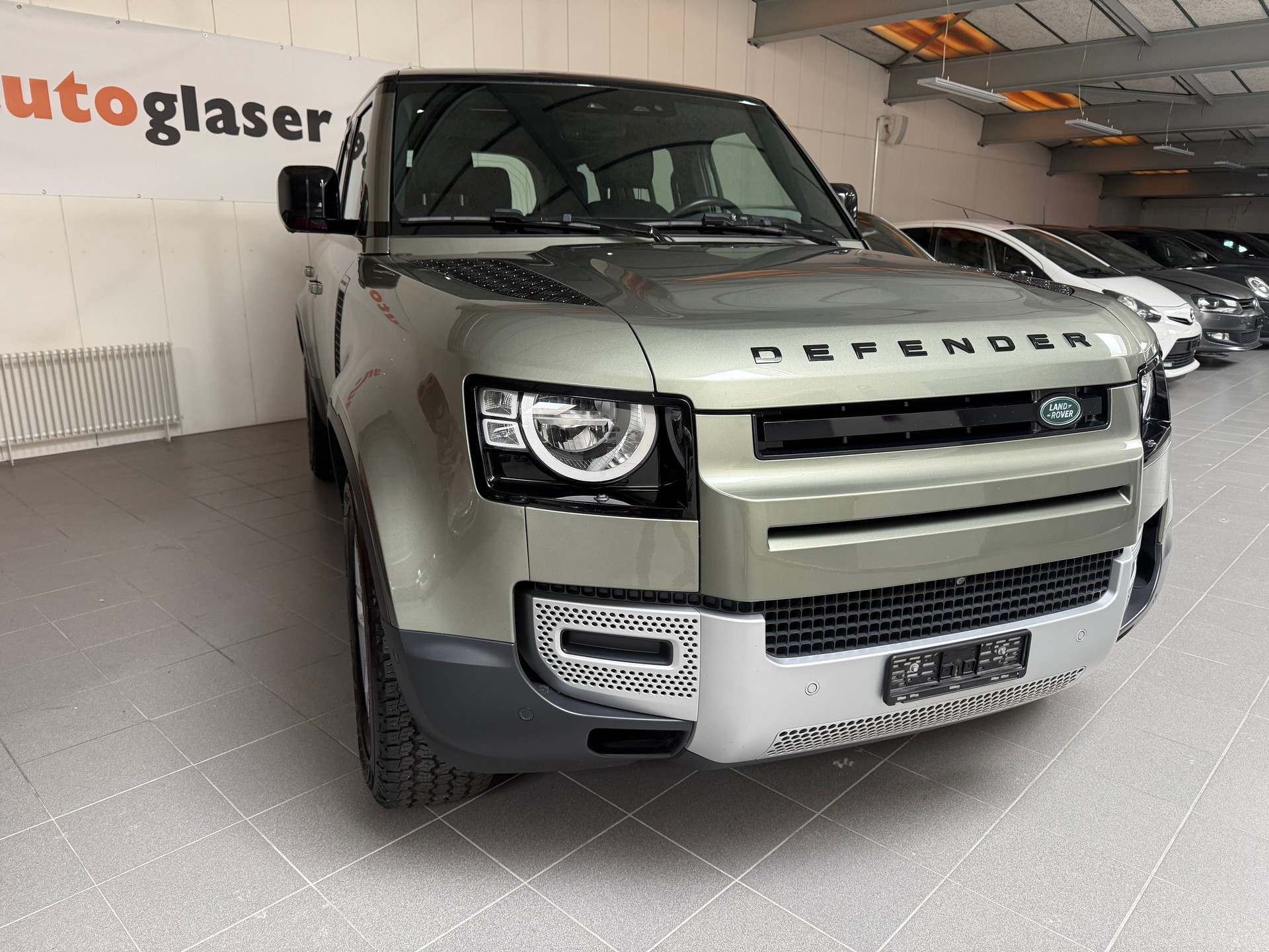 LAND ROVER Defender 110 3.0 D I6 200 AWD AT8-image-3