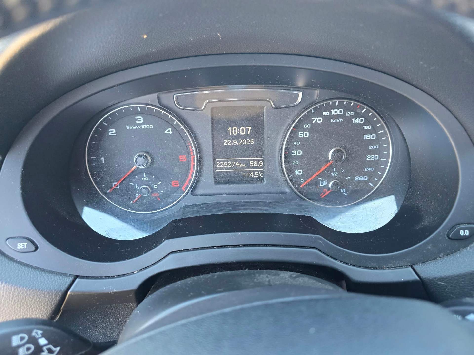 AUDI Q3 2.0 TDI design-image-12