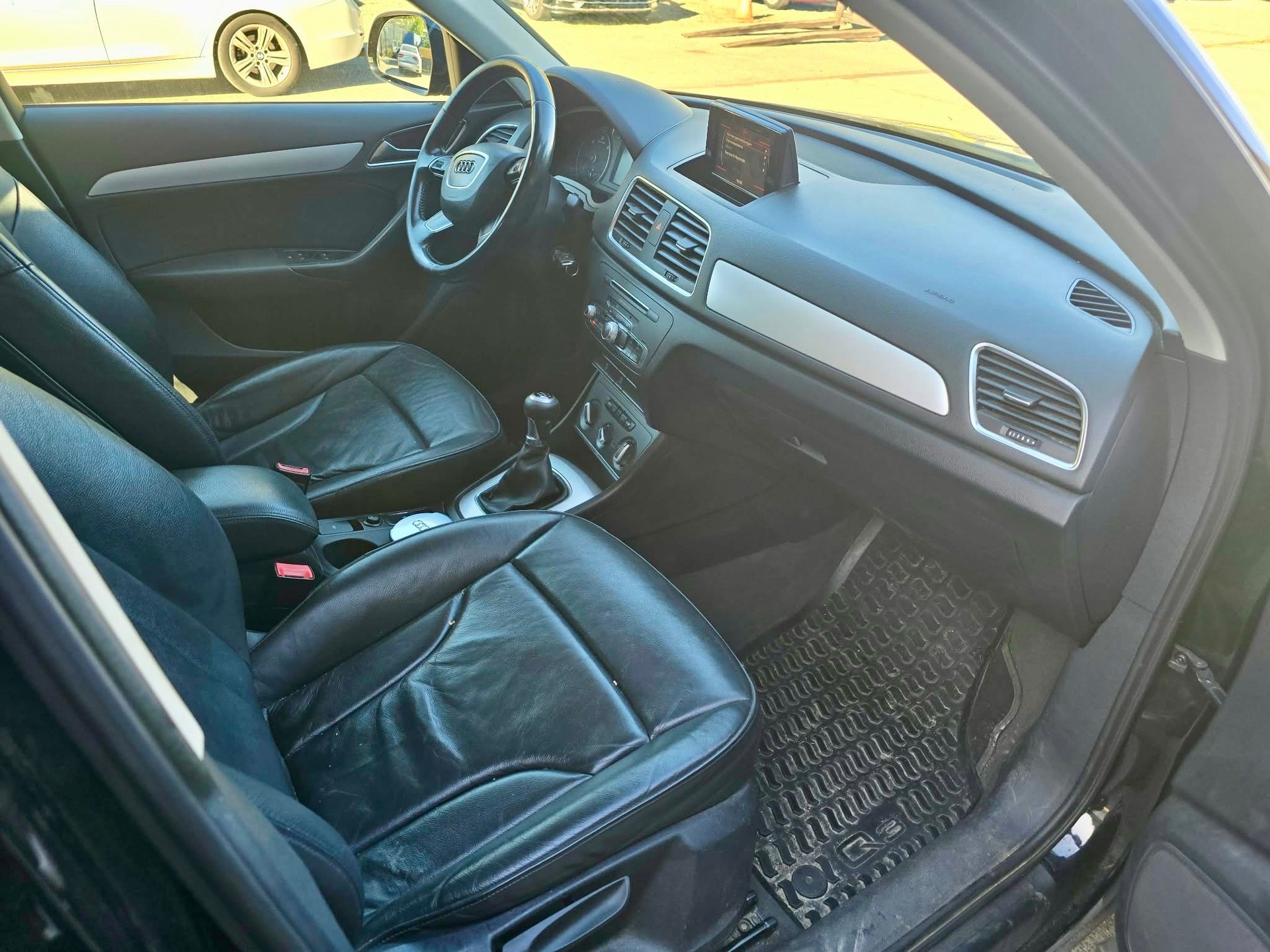 AUDI Q3 2.0 TDI design-image-9