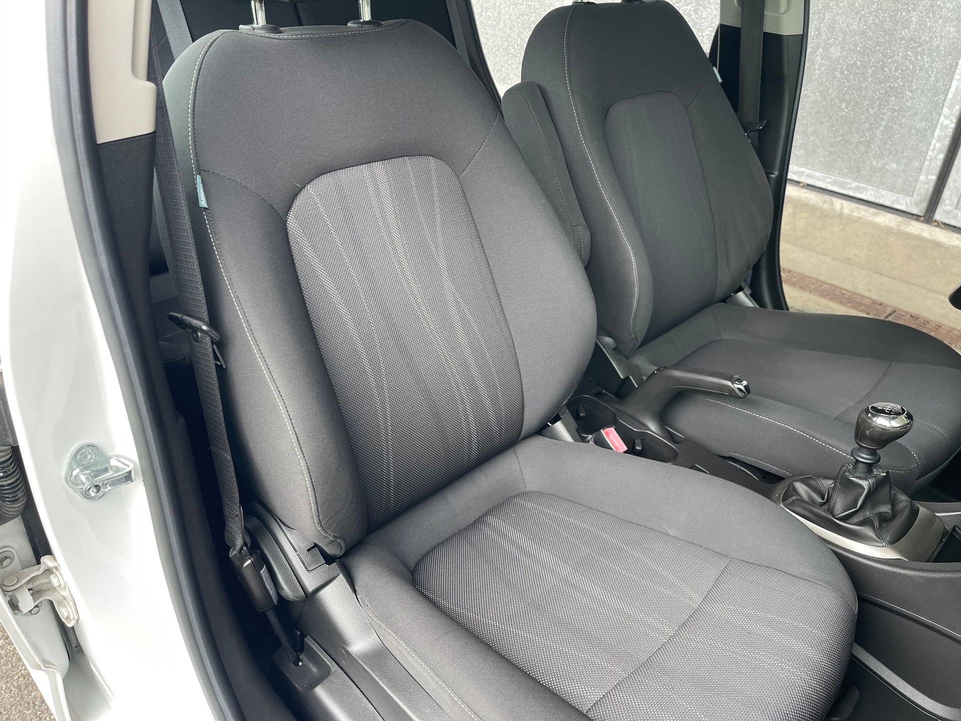 CHEVROLET Aveo 1.6 LTZ-image-13