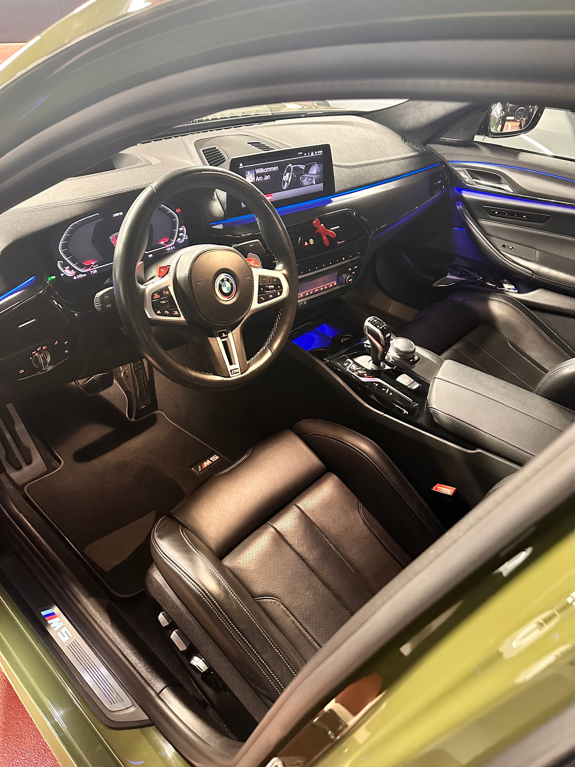 BMW M5 Competition xDrive-image-3
