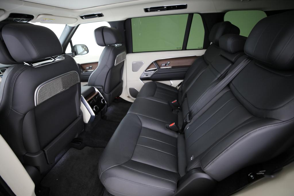 LAND ROVER Range Rover 3.0 I6 Autobiography LWB 7P.-image-9