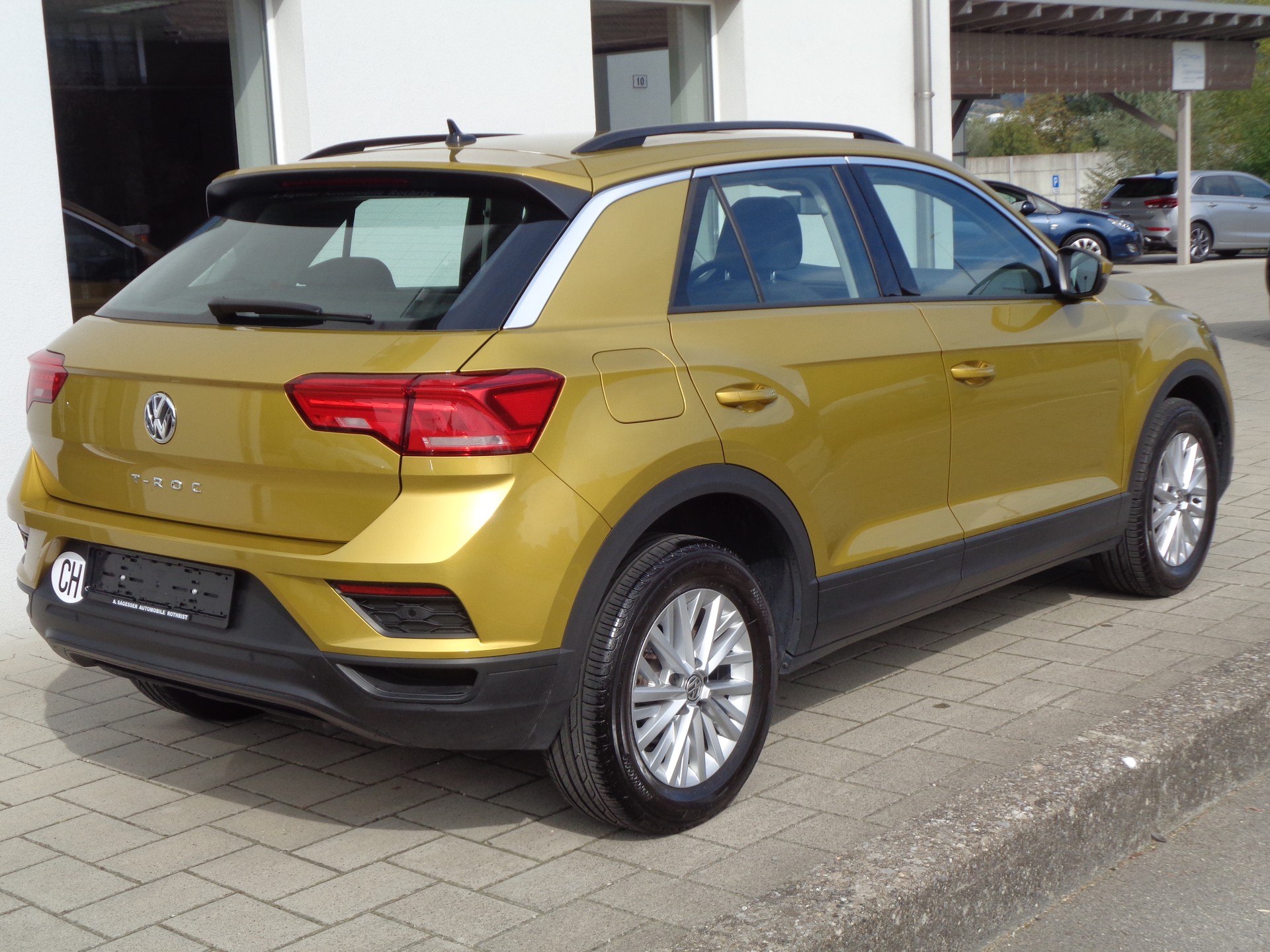 VW T-Roc 1.0 TSI-image-1