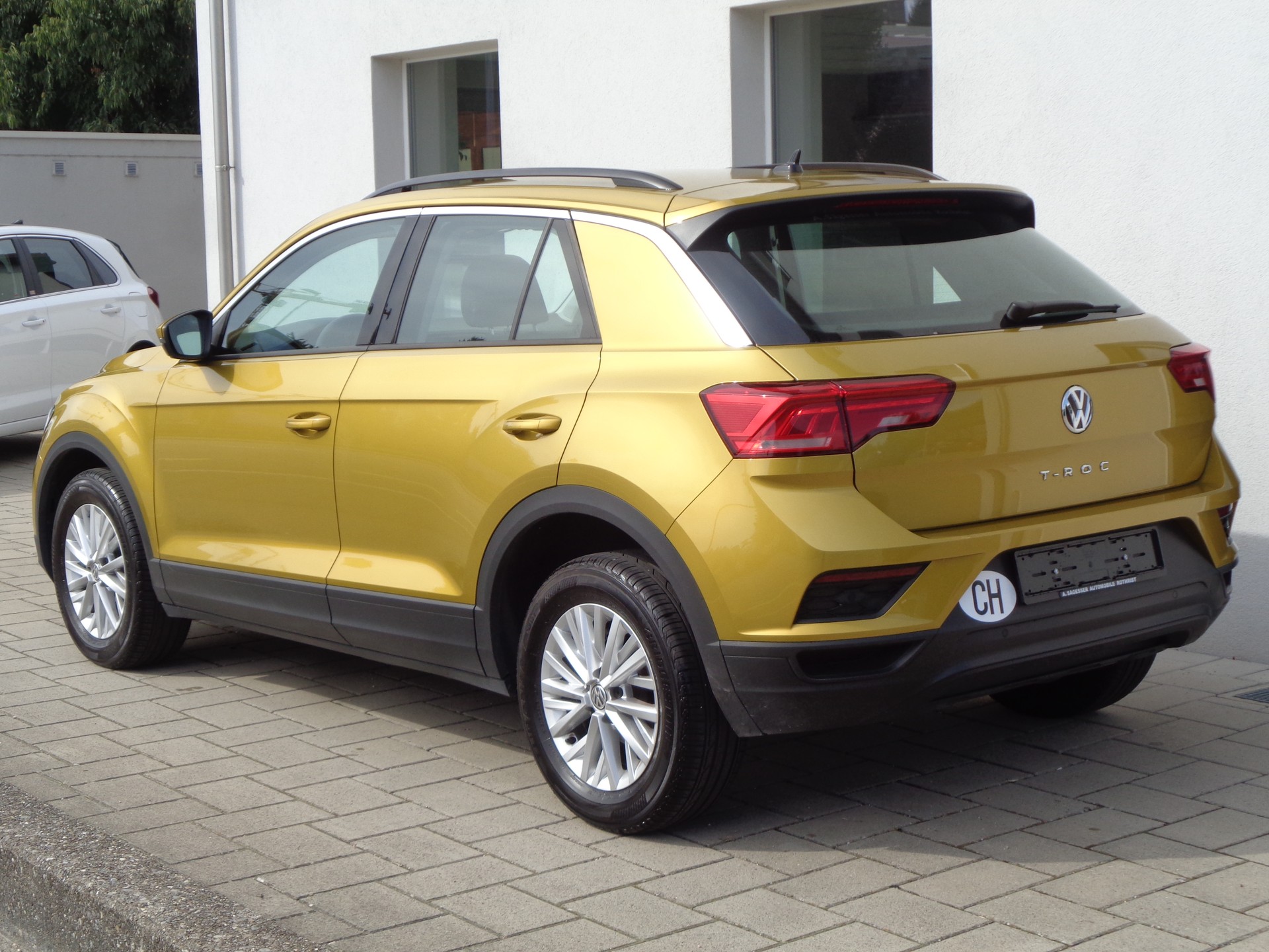VW T-Roc 1.0 TSI-image-4