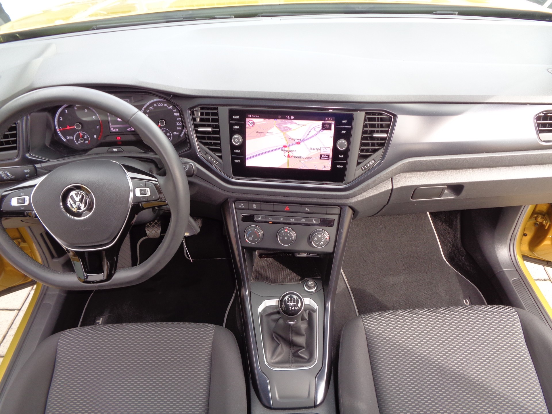 VW T-Roc 1.0 TSI-image-7