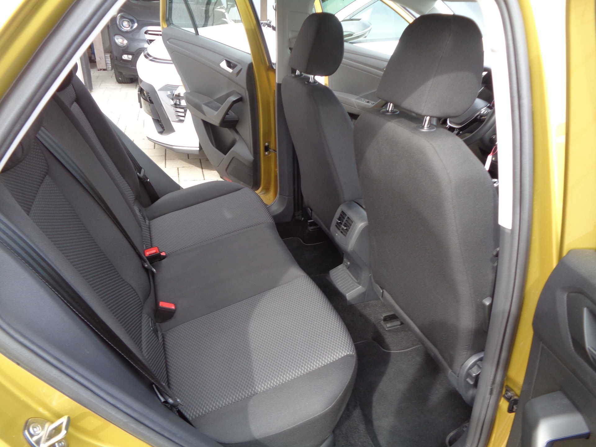 VW T-Roc 1.0 TSI-image-12