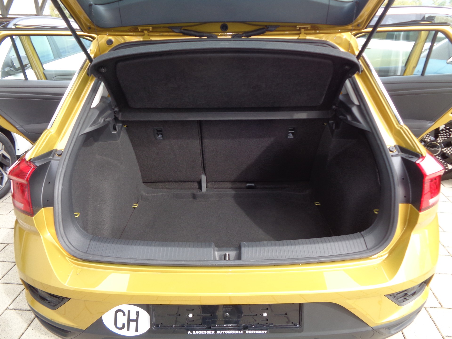 VW T-Roc 1.0 TSI-image-14