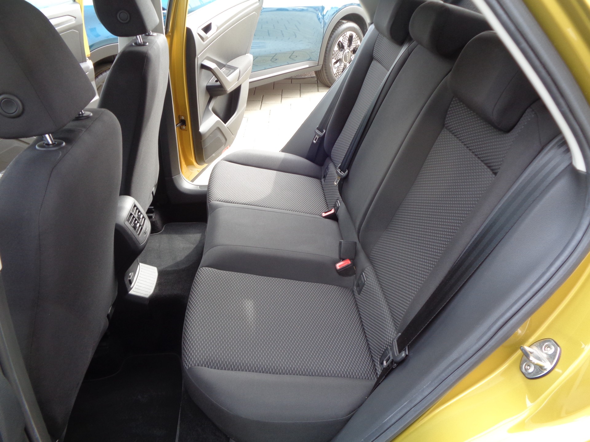 VW T-Roc 1.0 TSI-image-13