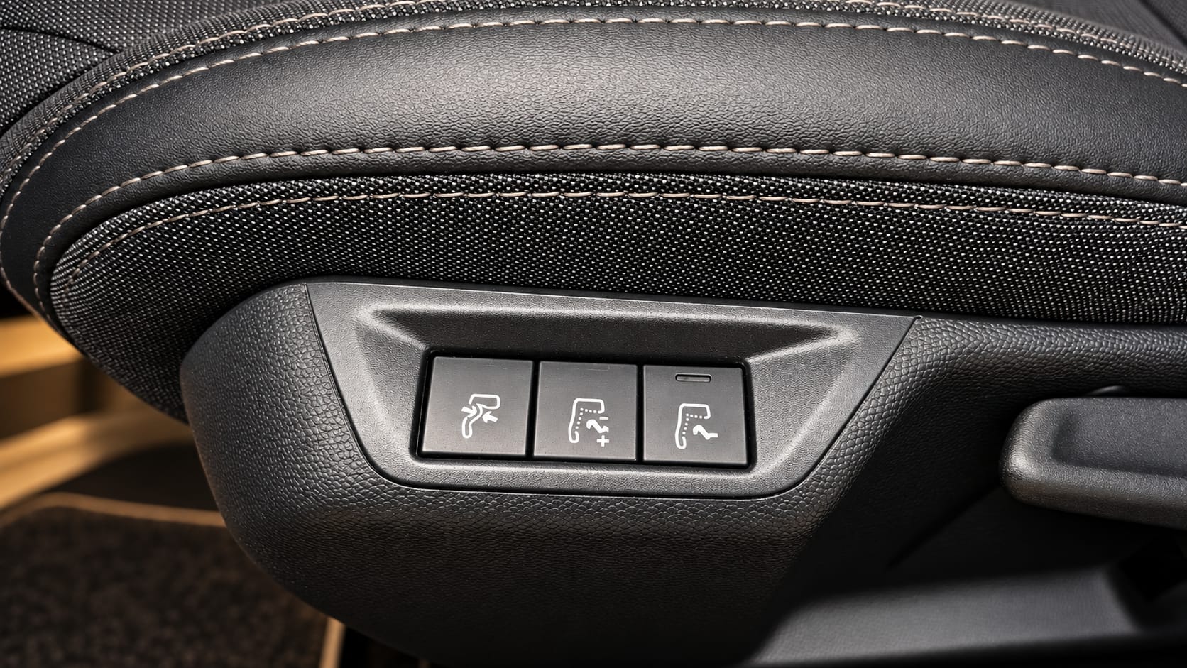 PEUGEOT 308 1.2 THP Style Automatic-image-12