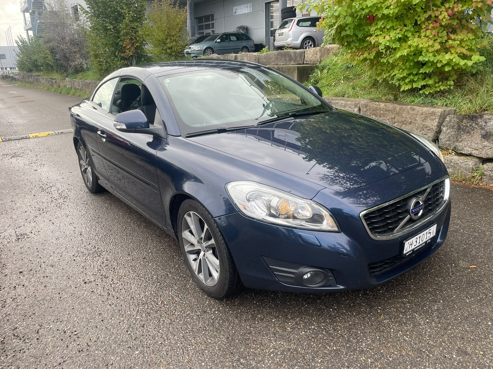 VOLVO C70 D4 Momentum Geartronic-image-2