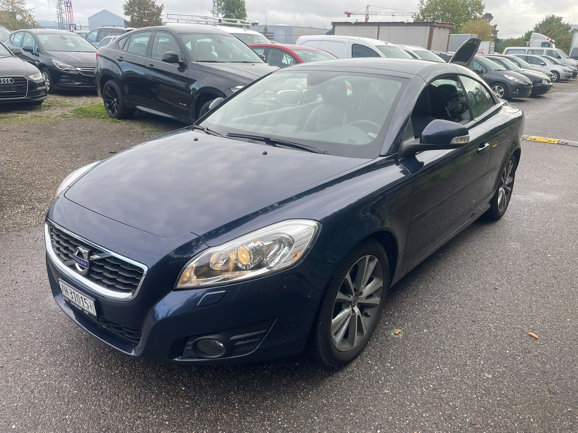 VOLVO C70 D4 Momentum Geartronic-image-0