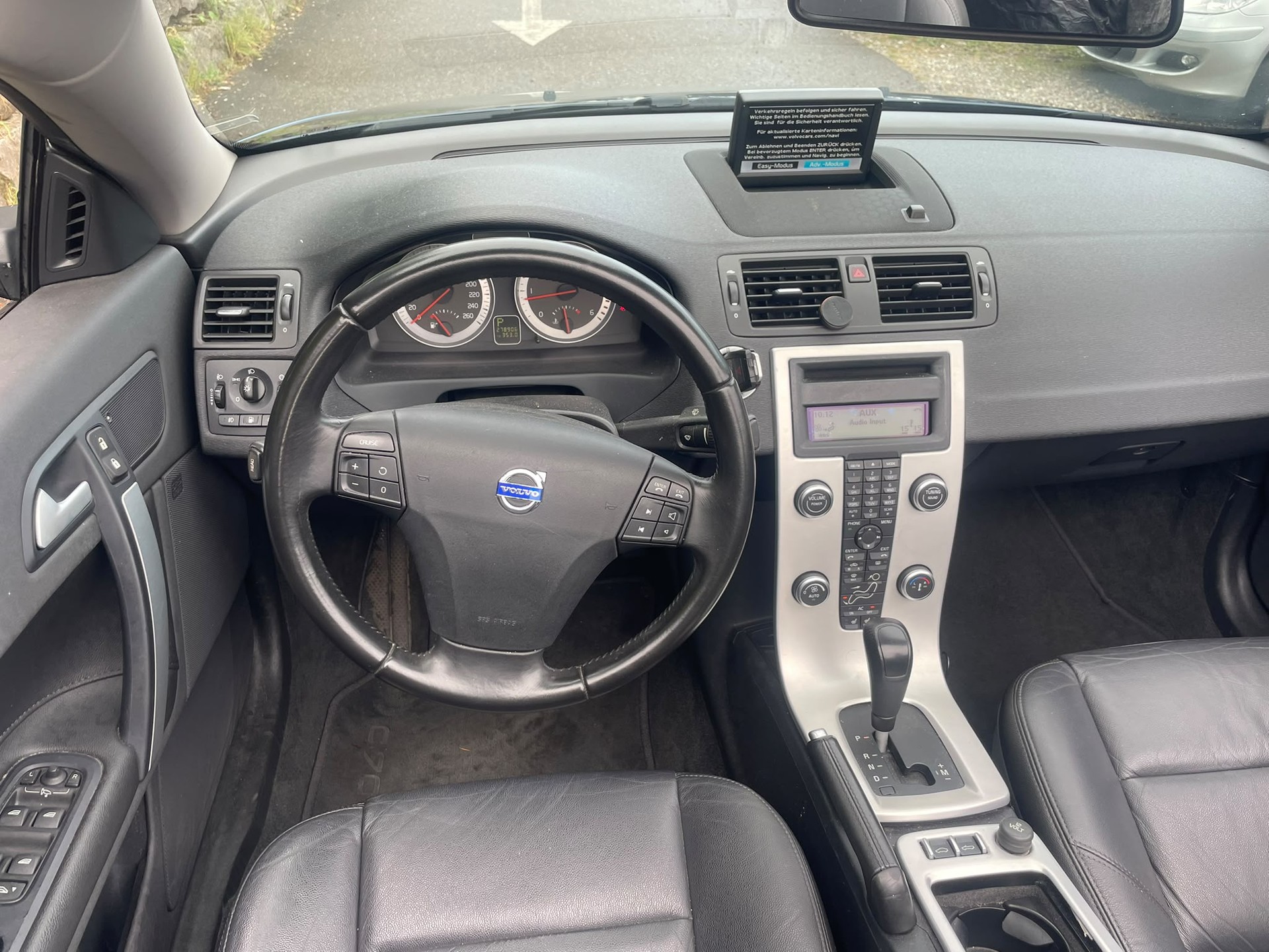VOLVO C70 D4 Momentum Geartronic-image-4