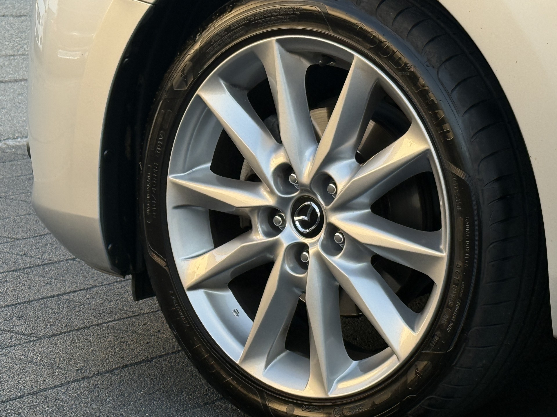MAZDA 3 SKYACTIV-G 165 Revolution / 1.Hand / 165ps-image-9