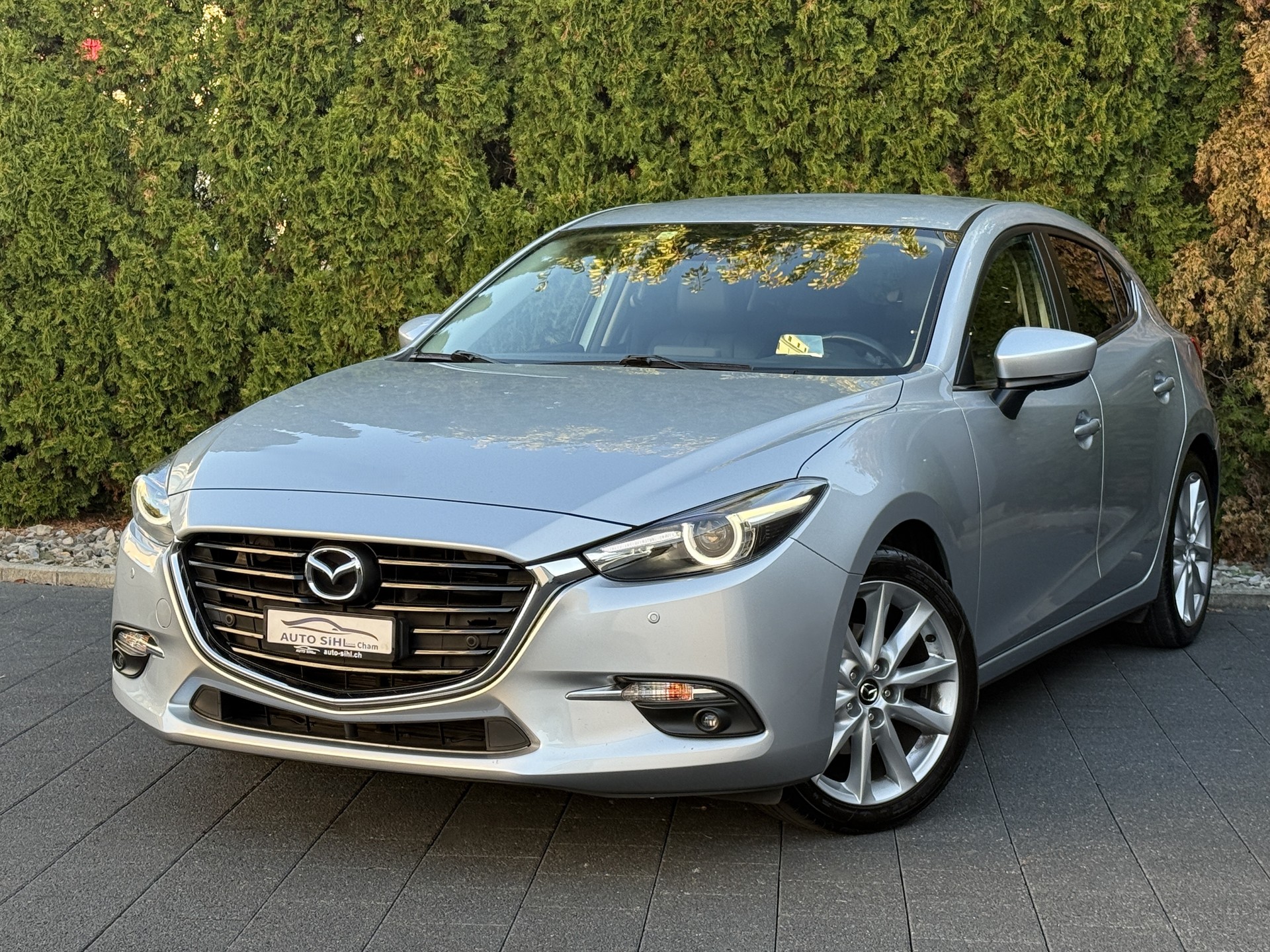 MAZDA 3 SKYACTIV-G 165 Revolution / 1.Hand / 165ps-image-2