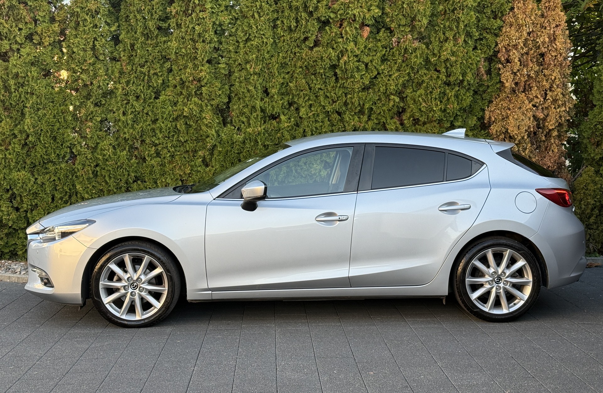 MAZDA 3 SKYACTIV-G 165 Revolution / 1.Hand / 165ps-image-7