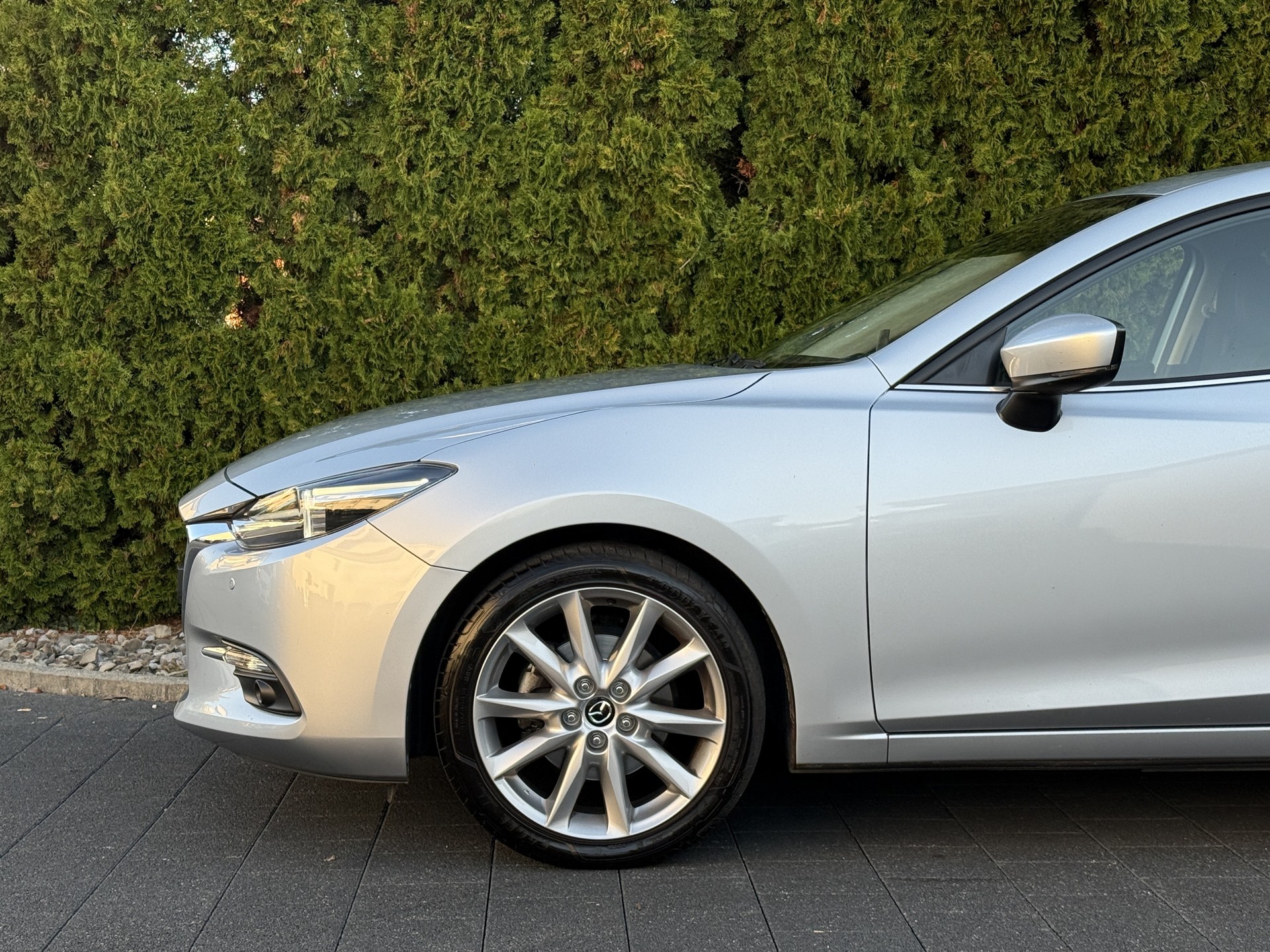 MAZDA 3 SKYACTIV-G 165 Revolution / 1.Hand / 165ps-image-8