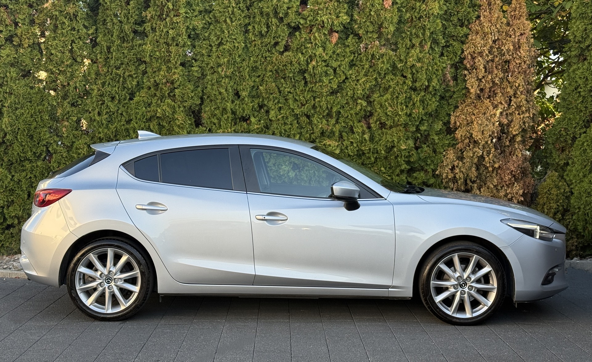 MAZDA 3 SKYACTIV-G 165 Revolution / 1.Hand / 165ps-image-11