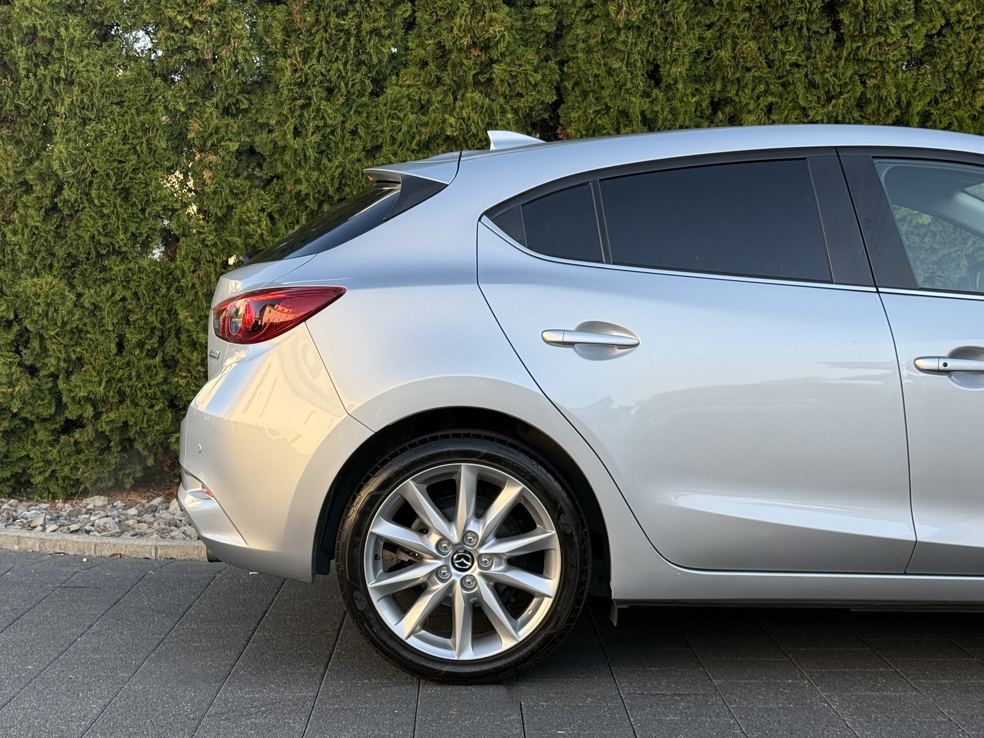 MAZDA 3 SKYACTIV-G 165 Revolution / 1.Hand / 165ps-image-12