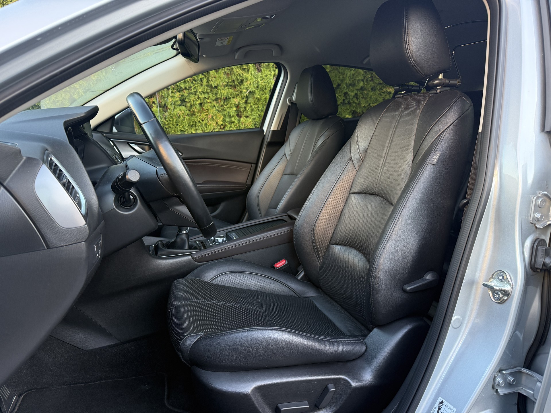 MAZDA 3 SKYACTIV-G 165 Revolution / 1.Hand / 165ps-image-18