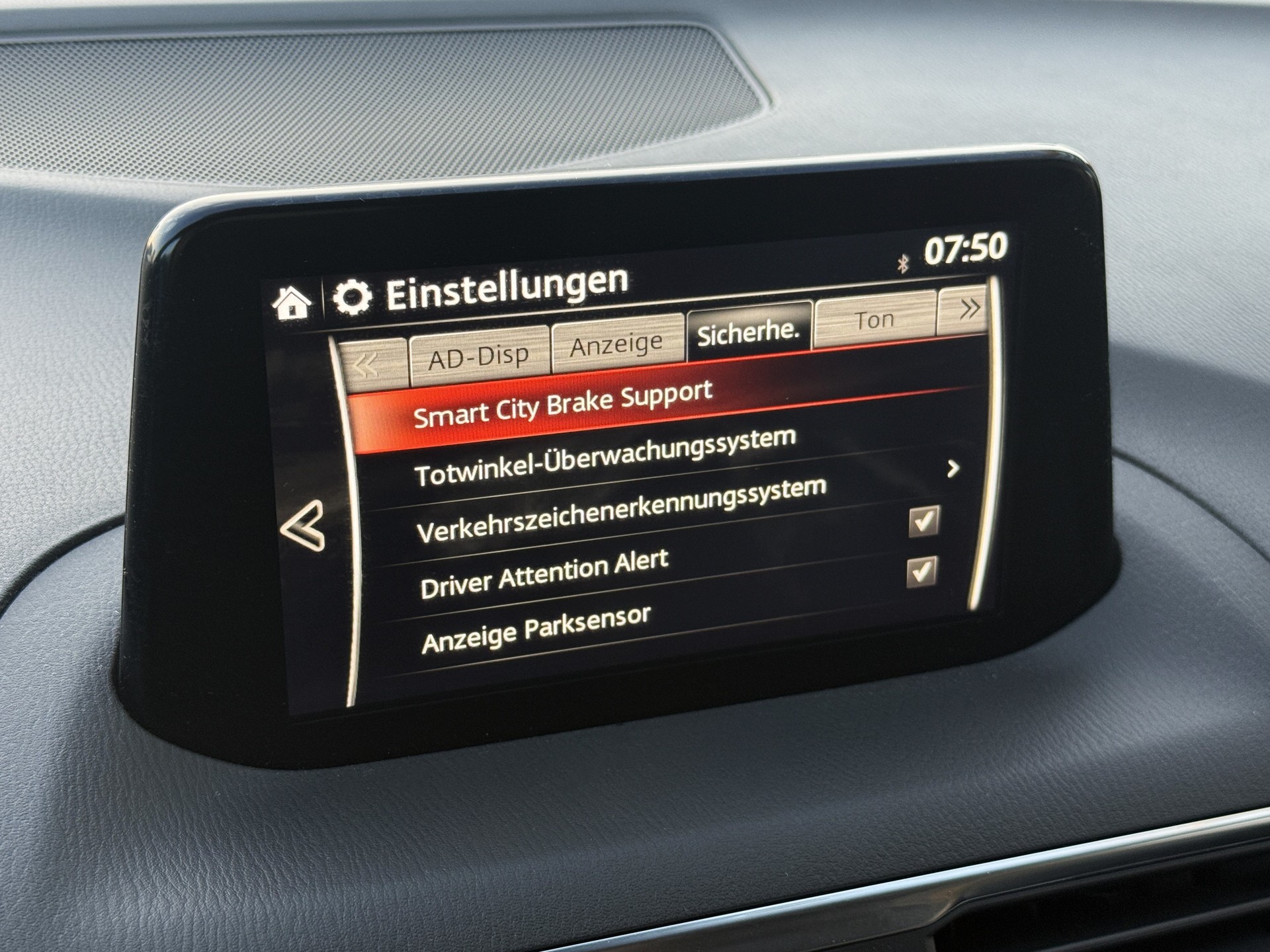 MAZDA 3 SKYACTIV-G 165 Revolution / 1.Hand / 165ps-image-28
