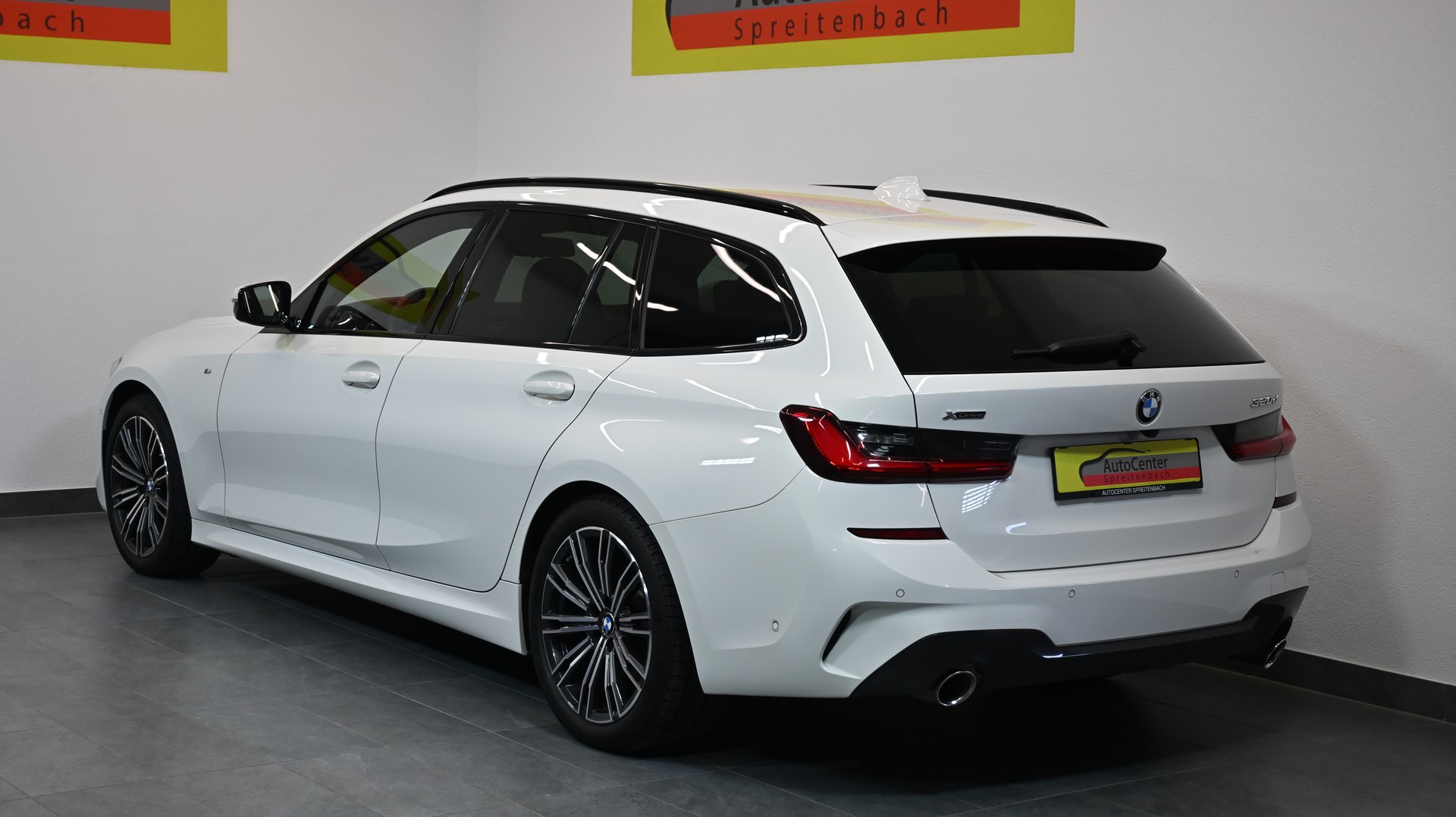 BMW 320d xDrive Touring M Sport Steptronic-image-15